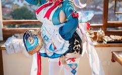 女性乳液开襟狂飙